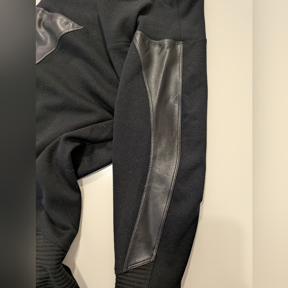 Assets by Spanx Black Moto Leggings Faux Leather Panel Ribbed Knee Size Large - Picture 9 of 9